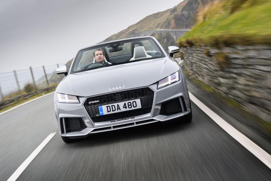  Audi TT RS Roadster (8S) 2016 года  (UK) (фото 15 из 40)